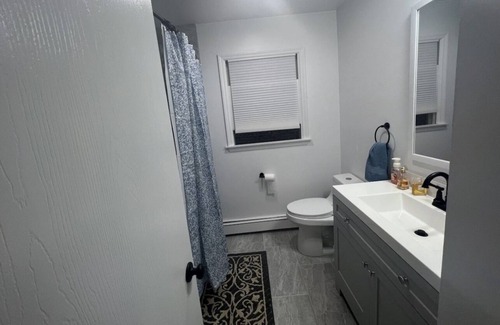 Tarrytown Apartment | Cozy 2-bedroom apartment with WiFi, AC in charming Tarrytown