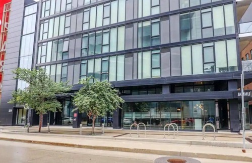 Downtown Winnipeg Condo | Cozy 2 bedroom apartment in the heart of Downtown by Canada Life Center