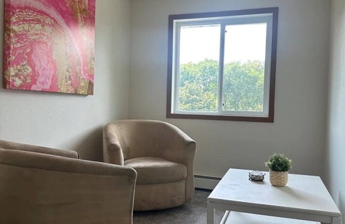St. Cloud Apartment | Cozy 2-bedroom Apartment Near SCSU with WiFi, Parking and Pet Friendly