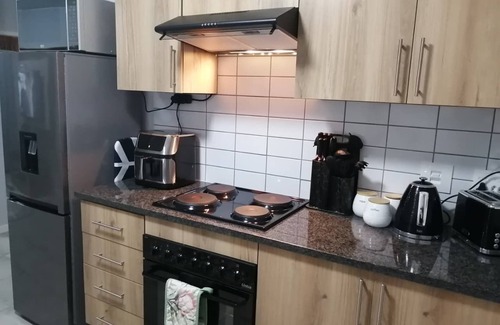 Nelspruit Apartment | Cozy 2-bedroom apartment in enjoyable Mbombela with AC