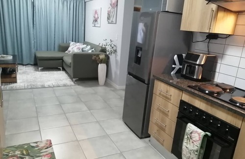 Nelspruit Apartment | Cozy 2-bedroom apartment in enjoyable Mbombela with AC