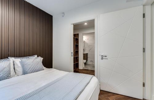 Downtown Vancouver Apartment | Cozy 2 Bedroom Apartment