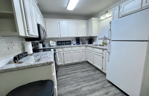 McAllen Apartment | Cozy 2 bedroom Apartment in prime location!