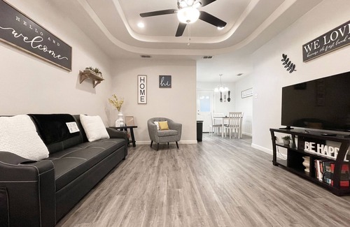 McAllen Apartment | Cozy 2 bedroom Apartment in prime location!