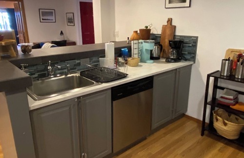 Gatewood Apartment | Cozy 2-bedroom apartment in welcoming Seattle with WiFi, AC