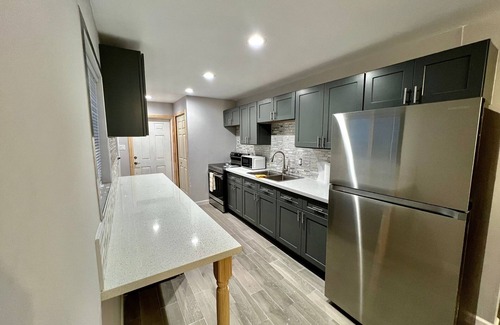 Alice Town House | Cozy 2-bedroom apartment in delightful Bimini with WiFi, AC