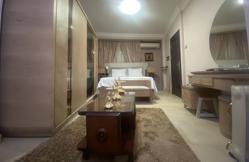Zamalek Apartment | Cozy 2-bedroom apartment in brilliant Zamalek with WiFi, AC
