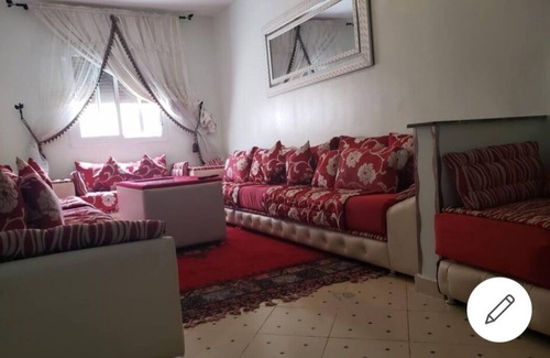 Boukhalef Apartment | Cozy 2 bedroom Apartment in Popular Neighborhood. 5 min to airport