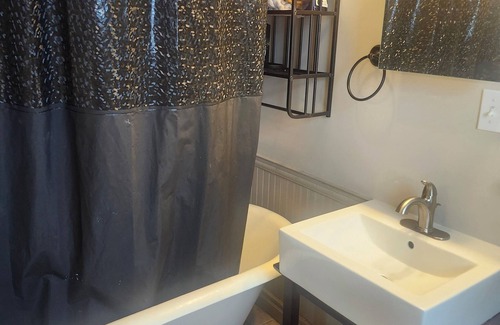 Butte Apartment | Cozy 2-bedroom apartment in historic uptown Butte America