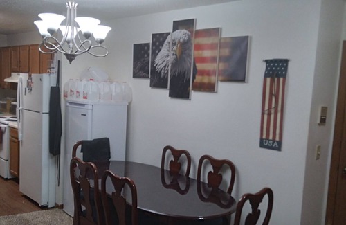 Fargo Apartment | Cozy 2-bedroom apartment in terrific Fargo with AC, Wi-Fi, centrally locatedn