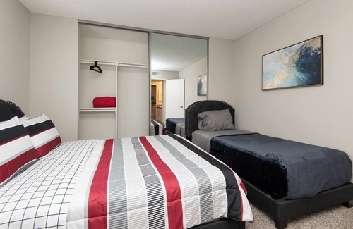 Anaheim Resort Apartment | Cozy 2-bedroom apartment in awesome Orange with AC