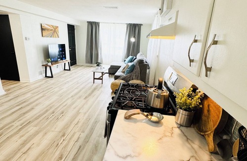 Pekin Apartment | Cozy 2 -bedroom apartment with AC, WiFi in fantastic Pekin Peoria