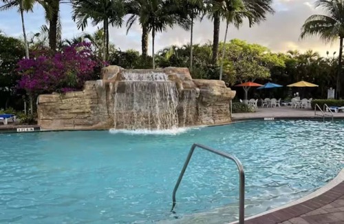Weston Apartment | Cozy 2-bedroom apartment in charming Weston with AC, fitness room