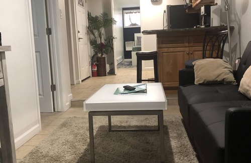 Bayonne Apartment | Cozy 2 Bedroom Apt, 20 Mins from NYC