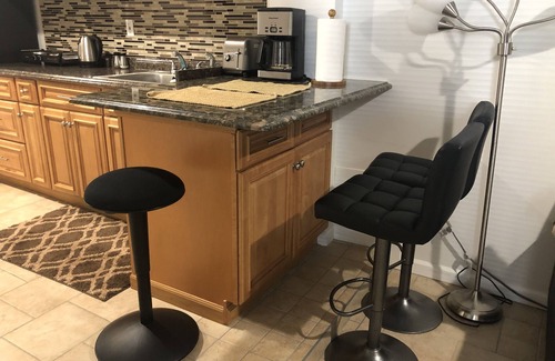 Bayonne Apartment | Cozy 2 Bedroom Apt, 20 Mins from NYC