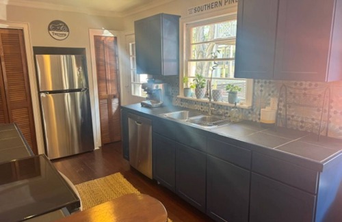 Southern Pines House | Cozy 2-bedroom bungalow with WiFi, AC in welcoming Southern Pines