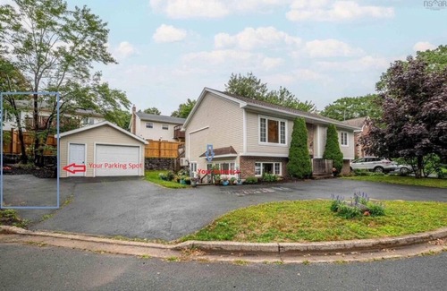 Dartmouth House | Cozy 2-Bedroom Basement unit