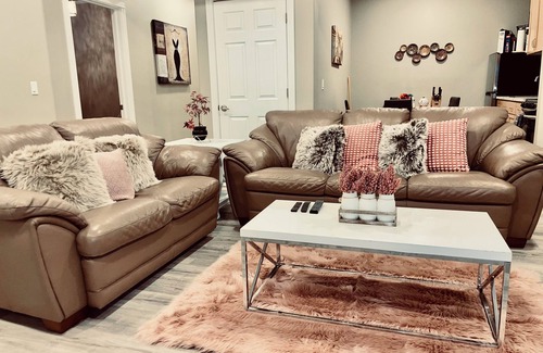 Northwest Edmonton House | Cozy 2 bedroom basement with 2 beds, kitchen, 75’ TV and bathroom