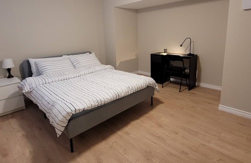 Barrie House | Cozy 2 bedroom basement suit, min to beach and downtown