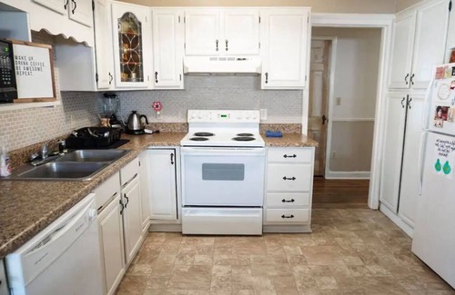 Wichita Falls House | Cozy 2-bedroom bungalow near Country Club
