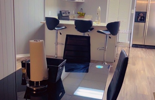 Norcross House | Cozy 2-bedroom building in Norcross Downtown with WiFi, AC …etc