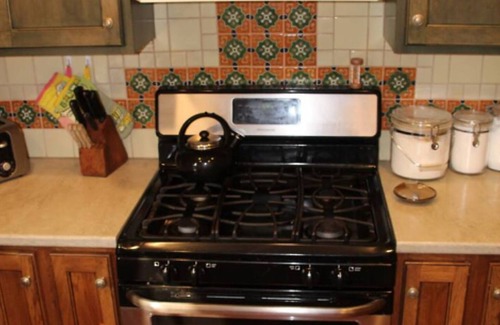 Paducah House | Cozy 2-bedroom bungalow in Historic Lower Town Paducah with AC, WiFi