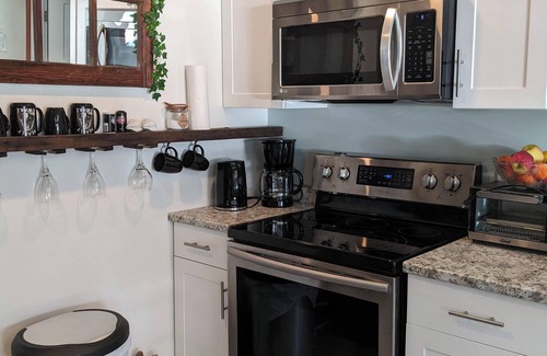 Campbell River Apartment | Cozy 2-bedroom, coastal inspired, suite with AC in beautiful Campbell River