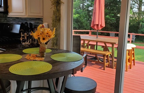 North Cape May Cottage | Cozy 2 Bedroom Cottage Close to Bay Beach