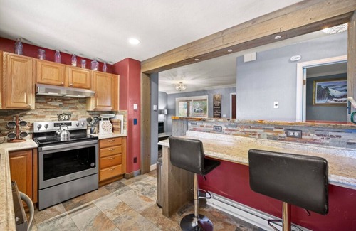 Montrose Cabin | Cozy 2-bedroom cabin close to Montrose Hospital