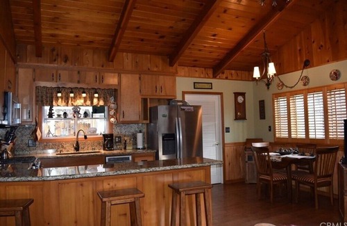 Peter Pan Cabin | Cozy 2-bedroom cabin in lovely Big Bear