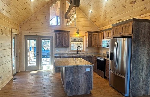 Ellijay Cabin | Cozy 2-bedroom cabin in charming Ellijay