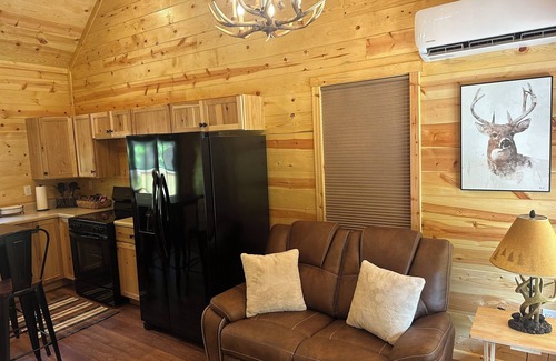 Argillite Cabin | Cozy 2-bedroom cabin near Greenbo Lake State Park, Deer Haven