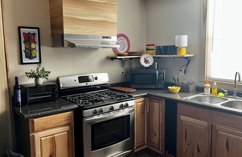 Lexington Cabin | Cozy 2-bedroom cabin in charming Lexington with WiFi, AC