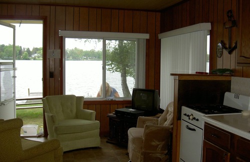 Lincoln Cabin | Cozy 2 Bedroom Cabin With Boat