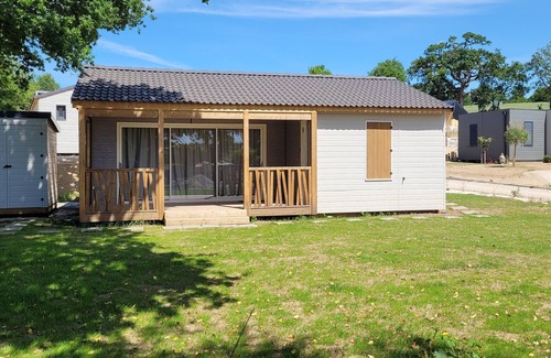 Arzal Ski Chalet | Cozy 2-Bedroom Chalet with Pool, Near Morbihan Gulf and Beaches