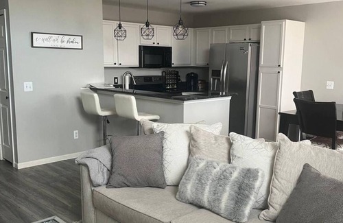 Chesterfield Condo | Cozy 2-bedroom condo with WiFi, AC in peaceful New Baltimore