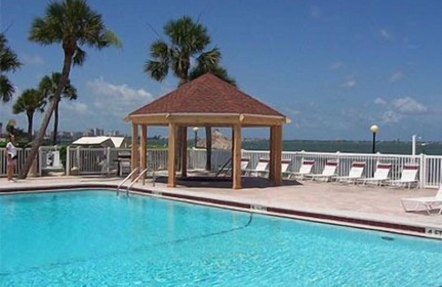 Bayview Condo | Cozy 2 bedroom condo steps away from the bay & a quick drive to St. Pete Beach.