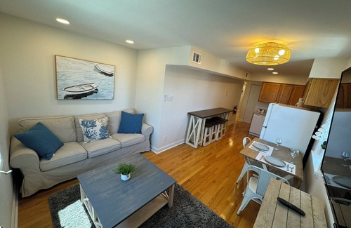 Margate City Condo | Cozy 2-bedroom condo with AC and WiFi close to beach in beautiful Margate City