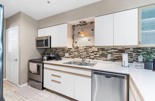 Branson Condo | Cozy 2-bedroom condo at Holiday Hills Golf Resort.