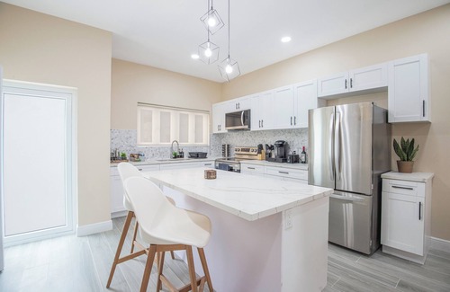 Coral Harbour Condo | Cozy 2-bedroom condo in a GATED COMMUNITY in lovely Nassau