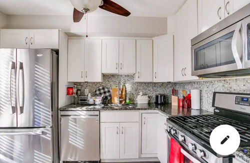 Aspen Hill Condo | Cozy 2-bedroom condo in quaint Aspen Hill with AC, WiFi