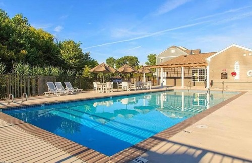 Chesapeake Condo | Cozy 2-bedroom condo with WiFi and AC in enchanting Chesapeake