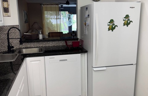 McGregor Condo | Cozy 2-bedroom condo in tranquil Fort Myers 15 minutes to Ft. Myers Beach