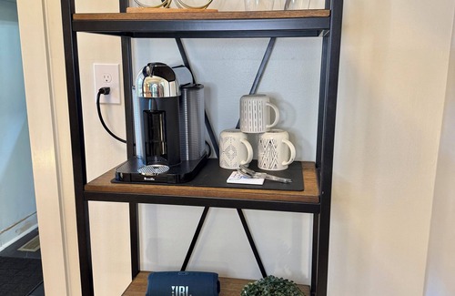 Greensboro Condo | Cozy 2-bedroom condo with WiFi, AC in fantastic Greensboro