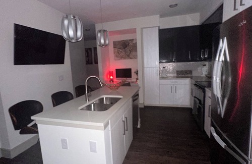 The Galleria Condo | Cozy 2-bedroom condo with AC, fitness room, WiFi in superb Houston