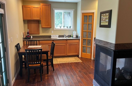 Washougal House | Cozy 2-bedroom cottage in Washougal with AC