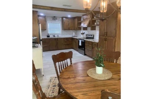 Winnsboro House | Cozy 2 Bedroom Cottage