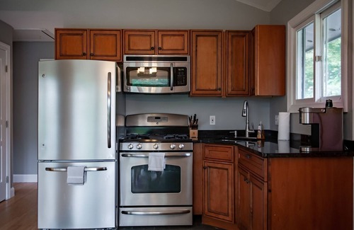 Stowe Area House | Cozy 2 Bedroom Cottage, Ideal location