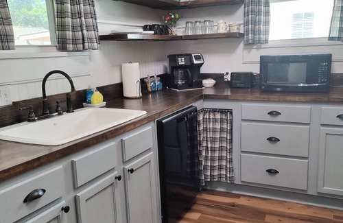 Belton House | Cozy 2-bedroom Craftsman Bungalow home in the charming historic downtown Belton.