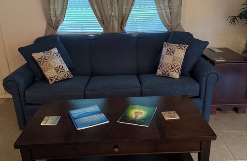 Vero Beach House | Cozy 2-bedroom double-wide home in charming Vero Beach with AC